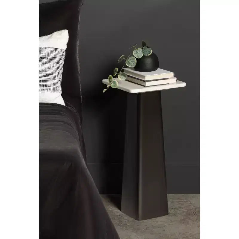 Mesa Auxiliar Quinley Square con Tapa de Mármol, Mesa Auxiliar Moderna de Acento