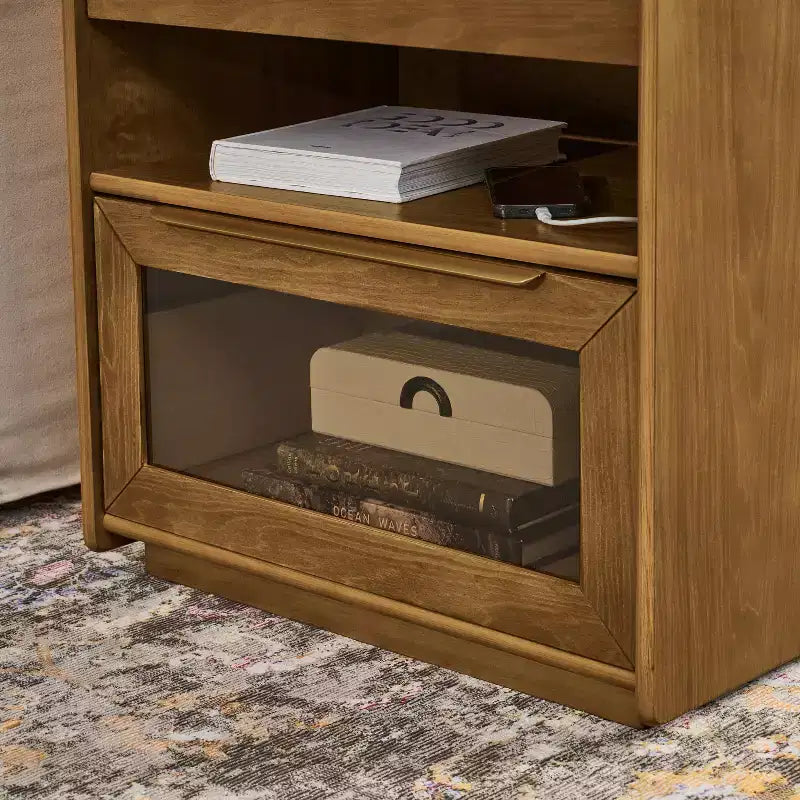 Mesita de noche moderna de mediados de siglo con estación de carga, gabinete de 2 cajones y puerta, diseño acanalado, con cerradura (W1801P303392)