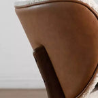 Sillón Orejero Acentuado de Bouclé Moderno de Mediados de Siglo, Patas de Nogal